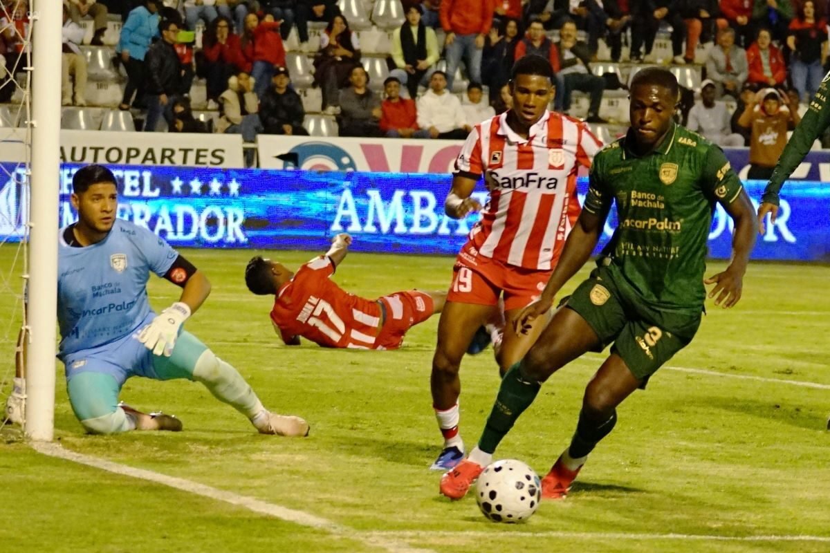 Orense y Técnico se enfrentaron en el estadio Bellavista de Ambato, este 27 de febrero del 2026.