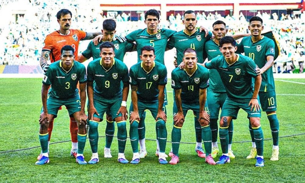 El equipo de Bolivia que ganó 2-1 a Surinam en Monterrey, el 26 de marzo de 2026. Foto: FBF