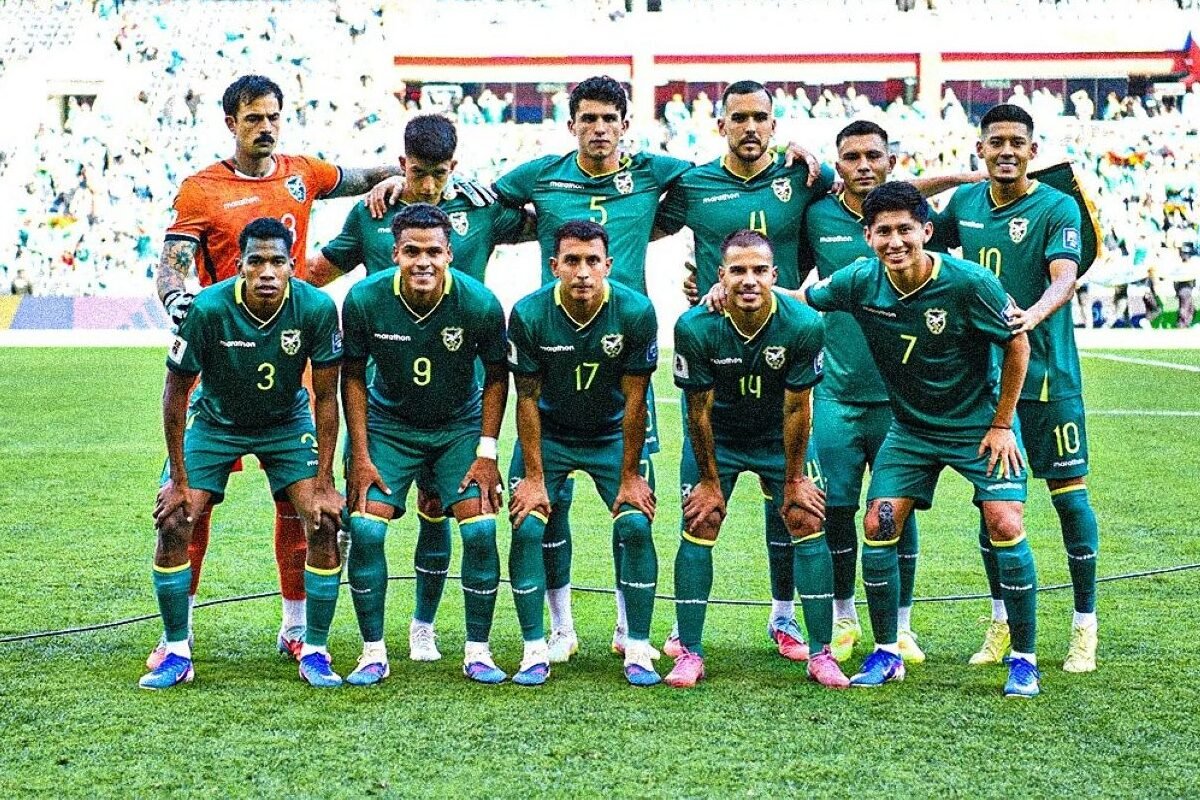 El equipo de Bolivia que ganó 2-1 a Surinam en Monterrey, el 26 de marzo de 2026. Foto: FBF