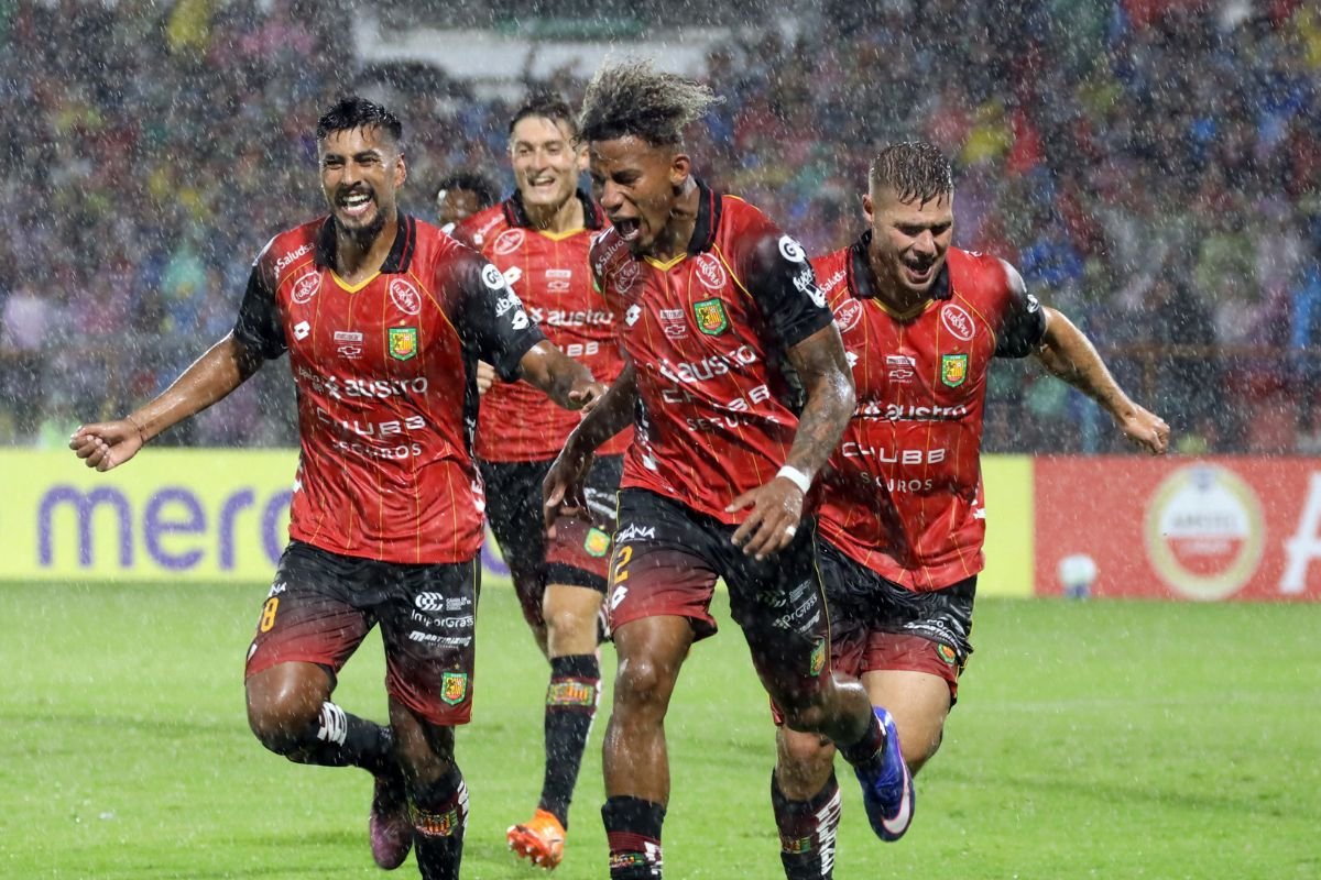 EN VIVO: Deportivo Cuenca juega ante Macará