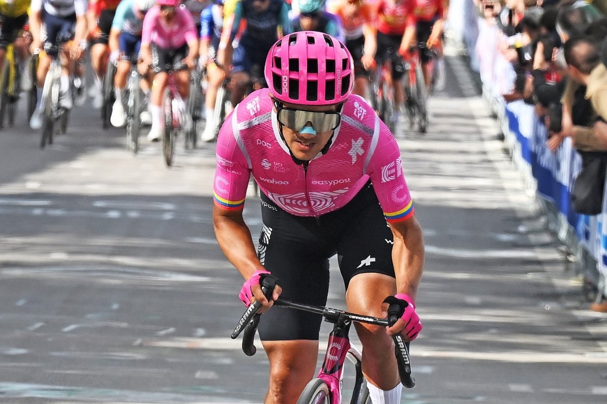 Richard Carapaz es top 10 de la Vuelta a Cataluña 2026