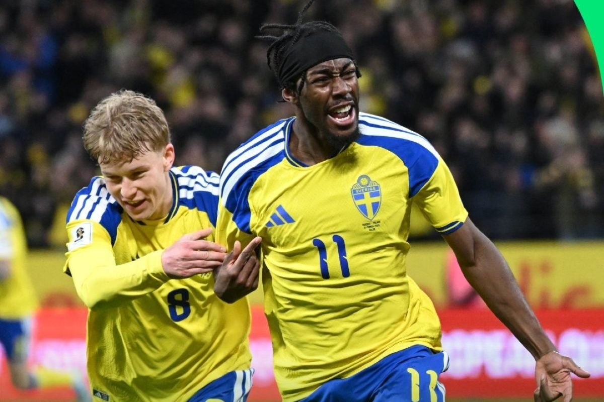 Anthony Elanga (11) celebra el primer para Suecia, en el triunfo sobre Polonia. Foto: FIFA