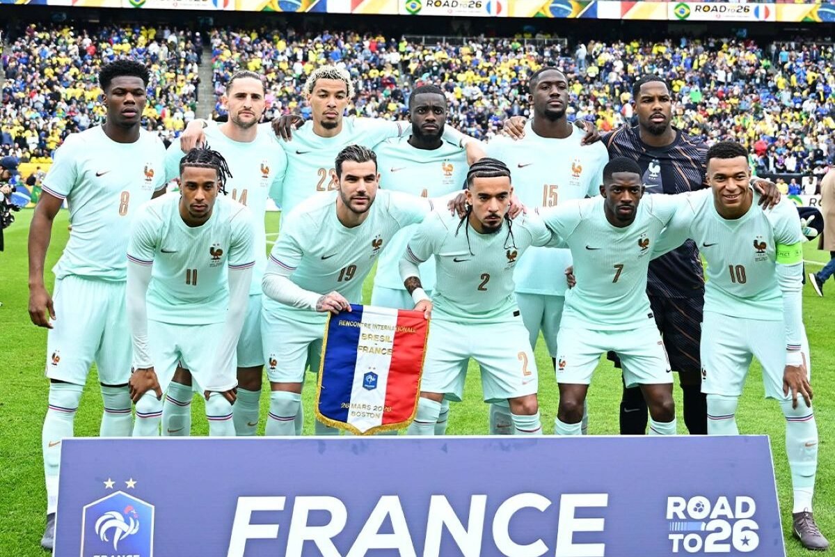 Kiylian Mbappé y Etikité festejan uno de los goles de Francia contra Brasil, en Boston, este 26 de marzo de 2026. Foto: FFF