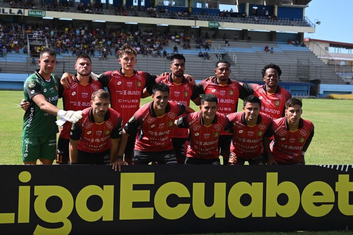 Deportivo Cuenca juega con Leones FC.