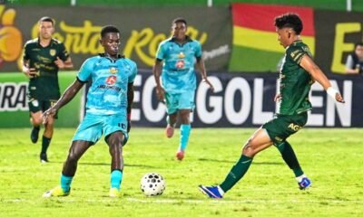 Orense y Libertad jugaron en el estadio Nueve de Mayo de Machala. Foto: API