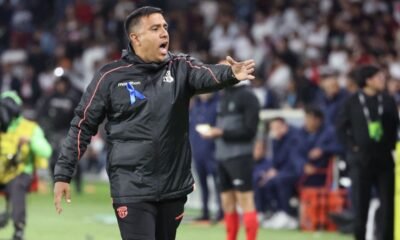 César Farías, entrenador de Barcelona SC, durante el partido contra Liga de Quito, el 3 de abril en Casa Blanca. Foto: API