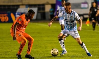 Damían Díaz se enfrenta a Elvis Patta en el duelo de la fecha 10 de la LigaPro. Foto: API