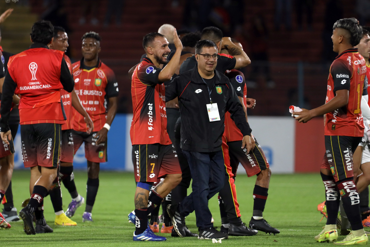 Deportivo Cuenca afronta un mes clave con un calendario exigente