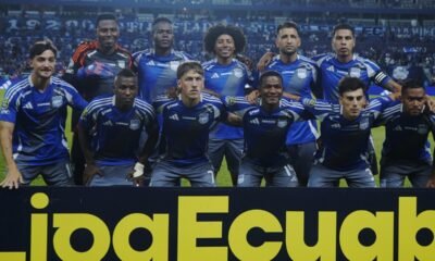 El plantel de Emelec en la previa del partido ante Independiente del Valle por la LigaPro. Foto: API
