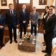 Gianni Infantino, con Daniel Noboa, Presidente de Ecuador, Francisco Egas, de FEF, Alejandro Domínguez, de Connebol. y Roberto Ibáñez, viceministro del Deporte.