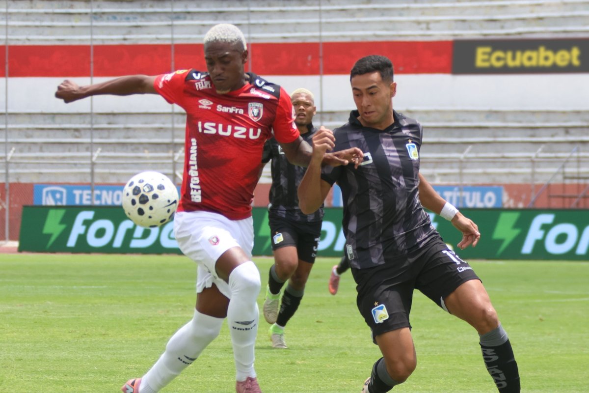 Leones FC logra su primera victoria ante Delfín