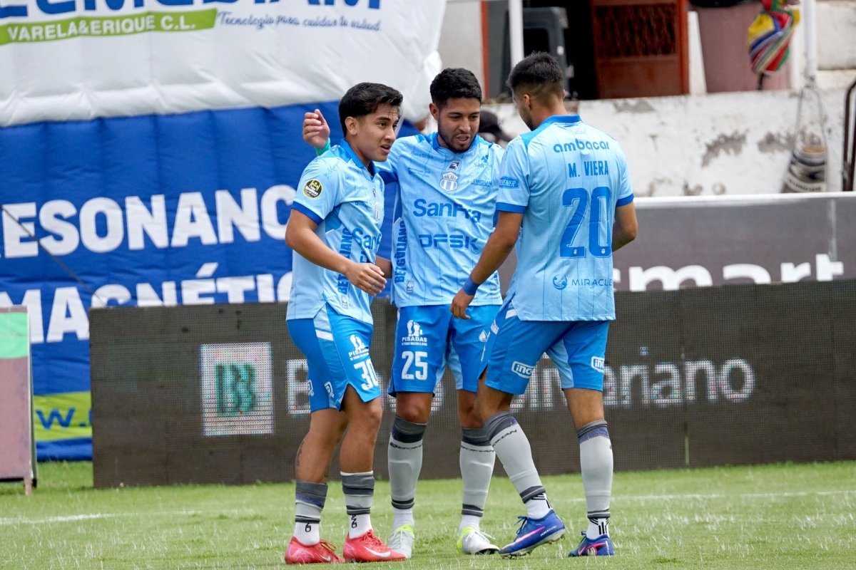El plantel de Macará se enfrenta a Libertad FC en la LigaPro el 26 de abril. Foto: API