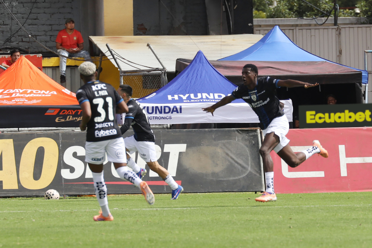 Independiente del Valle hace tres goles en seis minutos y sigue líder de la LigaPro.