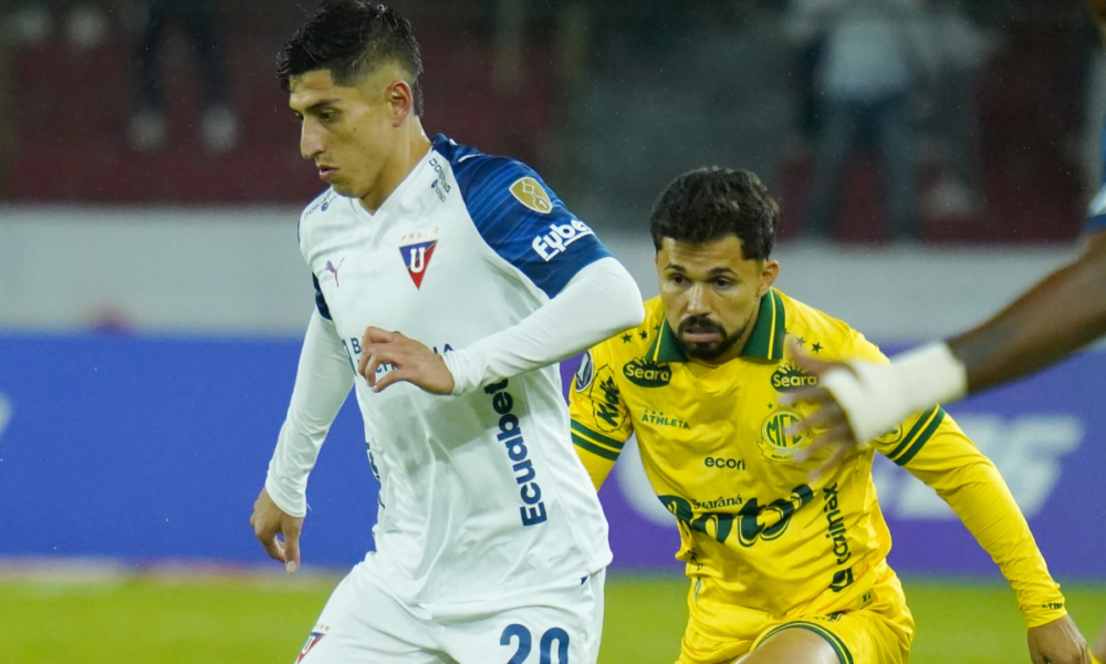 Fernando Cornejo juega con Liga de Quito ante Mirassol. Foto: API