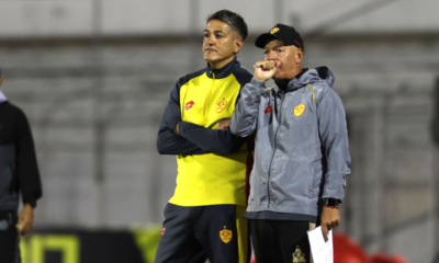 Norberto Araujo dirige a Aucas ante Leones FC en la LigaPro. Foto: API