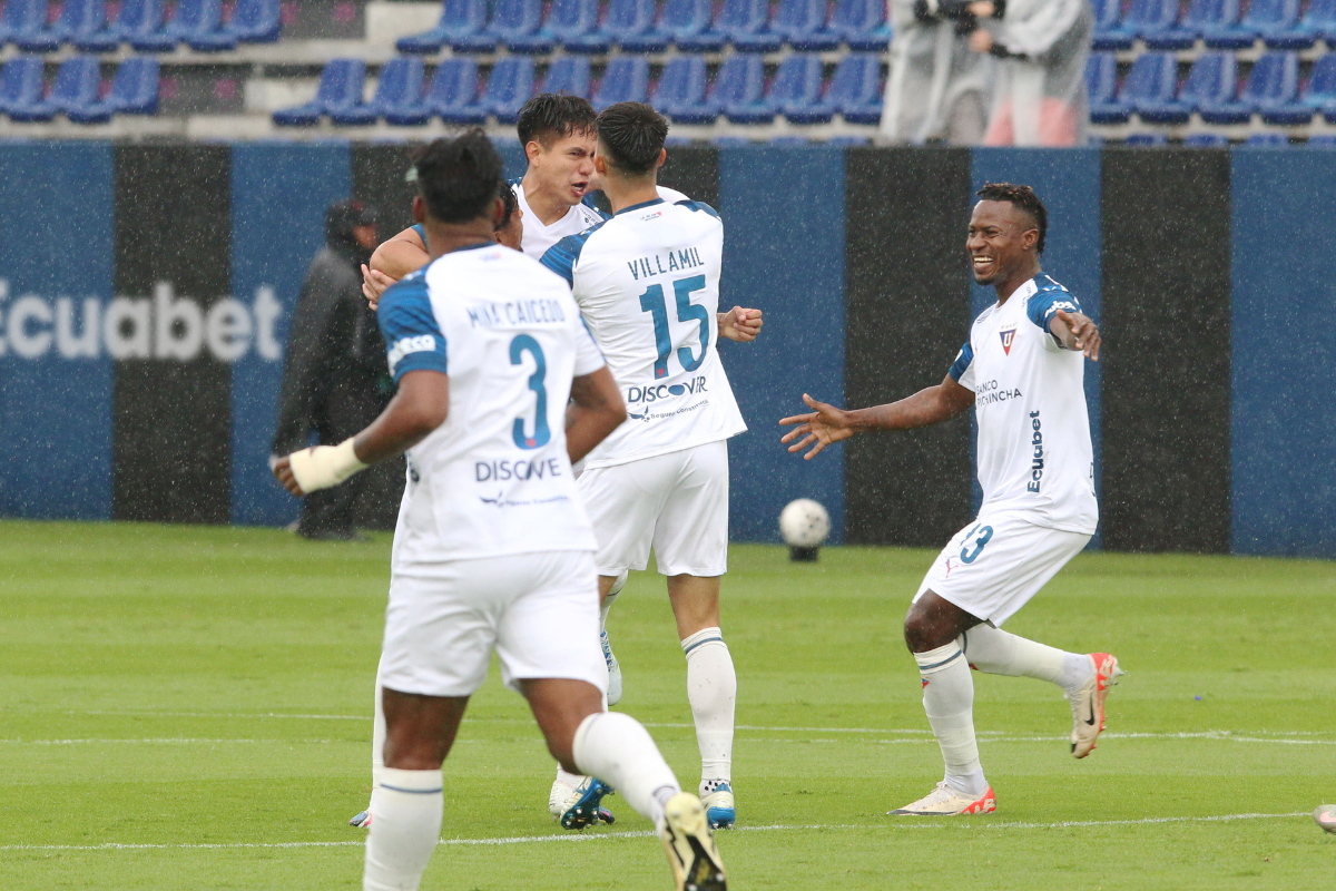 Jugadores de Liga de Quito festejan el triunfo ante IDV en la LigaPro. Foto: API