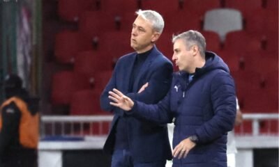 Tiago Nunes, DT de Liga de Quito, dirige en el partido ante Manta FC. Foto: API