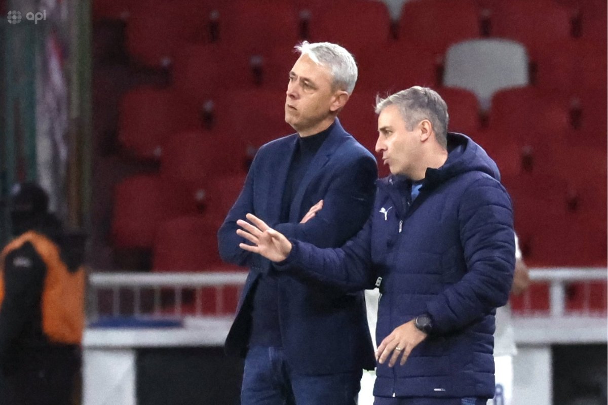 Tiago Nunes, DT de Liga de Quito, dirige en el partido ante Manta FC. Foto: API