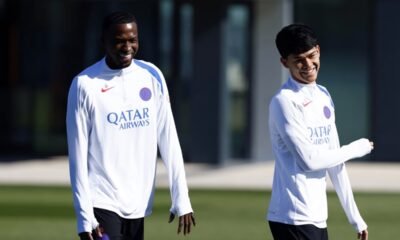 Willian Pacho en los entrenamientos de Luis Enrique. Foto: PSG