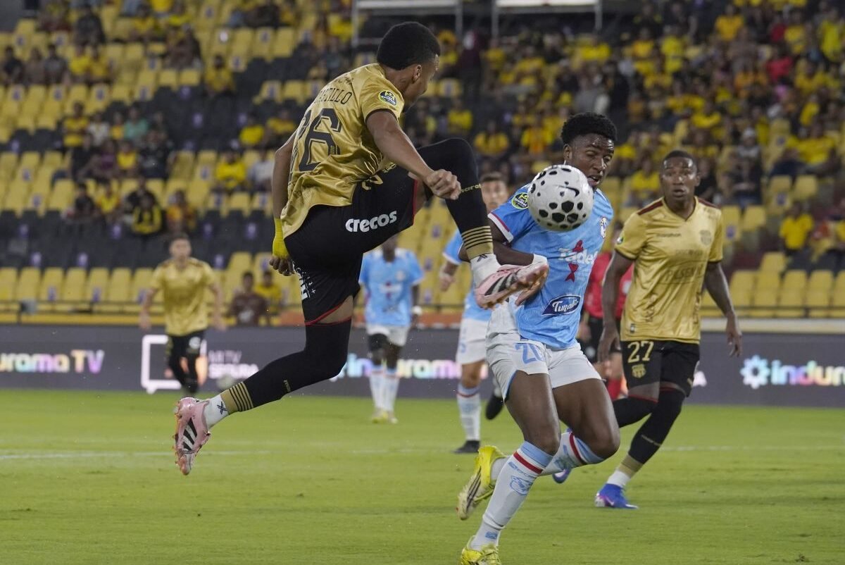 Byron Castillo en el partido de Barcelona SC contra Manta. Foto: API