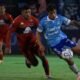 Mateo Viera, de Macará, ante un jugador de Tigre. Foto: API