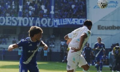 Luca Klimowicz anota de cabeza, el primer gol de Emelec ante Macará. Foto: API