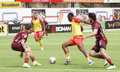 Snayder Porozo y Ayrton Preciado, de Aucas ante Mushuc Runa. Foto: API