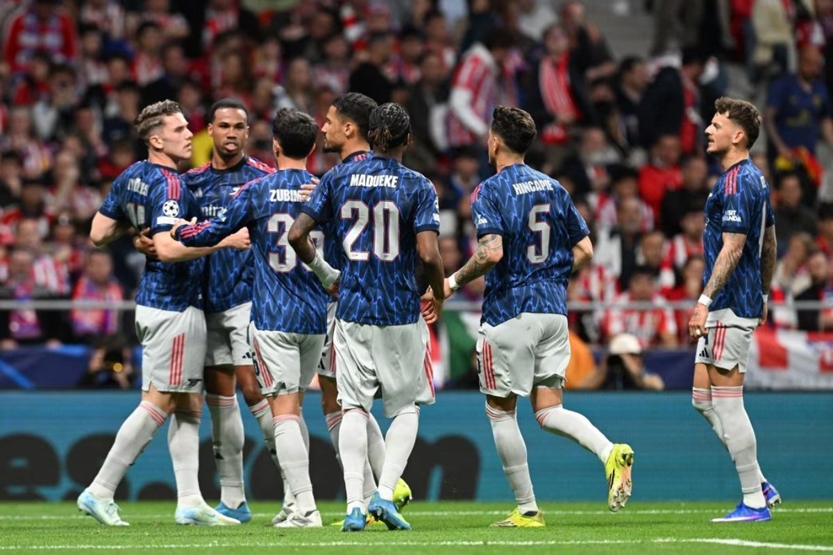 La plantilla del Arsenal festeja el gol marcado en la ida de las semifinales de la Champions League. Foto: Arsenal