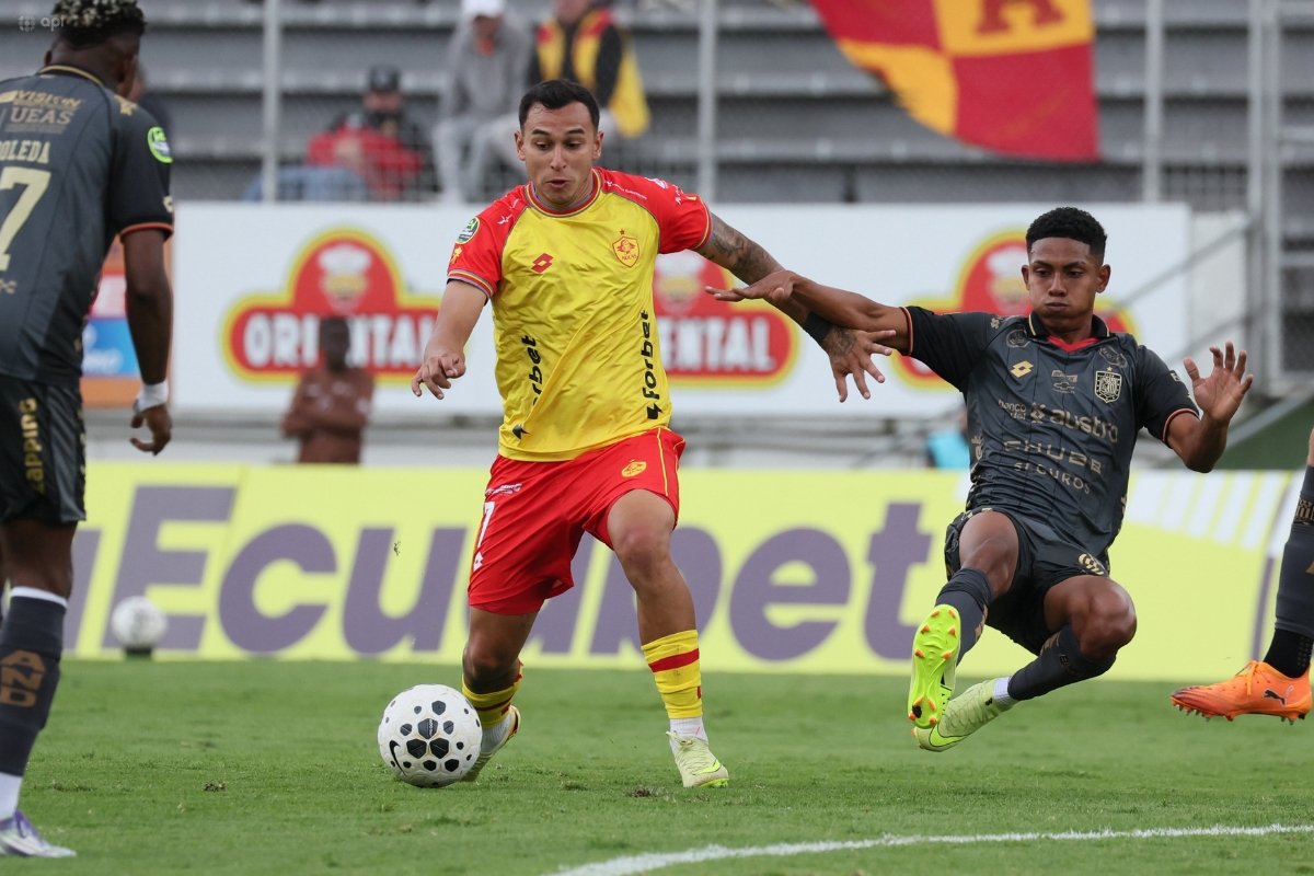 El jugador Bruno Miranda juega con Aucas la LigaPro. Foto: API