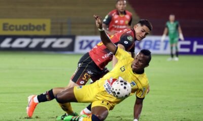 Deportivo Cuenca y Delfín jugaron en el estadio Alejandro Serrano Aguilar. Foto: API