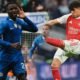 Moisés Caicedo y Piero Hincapié en momentos clave en Inglaterra. Foto: Chelsea y Arsenal