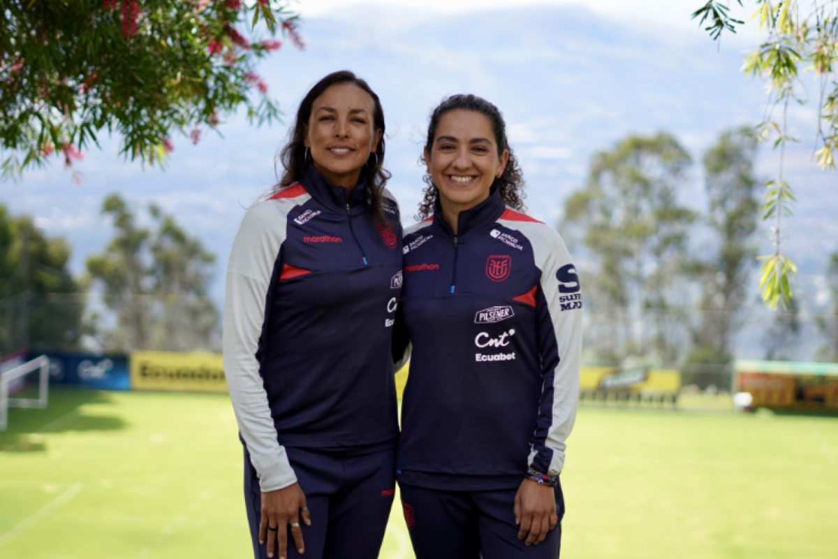 Eva Espejo y Ana Cristina González en la Casa de la Selección Ecuatoriana. Foto: La Tri