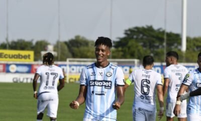Joshué Quiñónez celebra el gol marcado con Guayaquil City. Foto: API