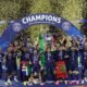 Los jugadores del PSG con el trofeo de la Champions League. Foto: Champions League
