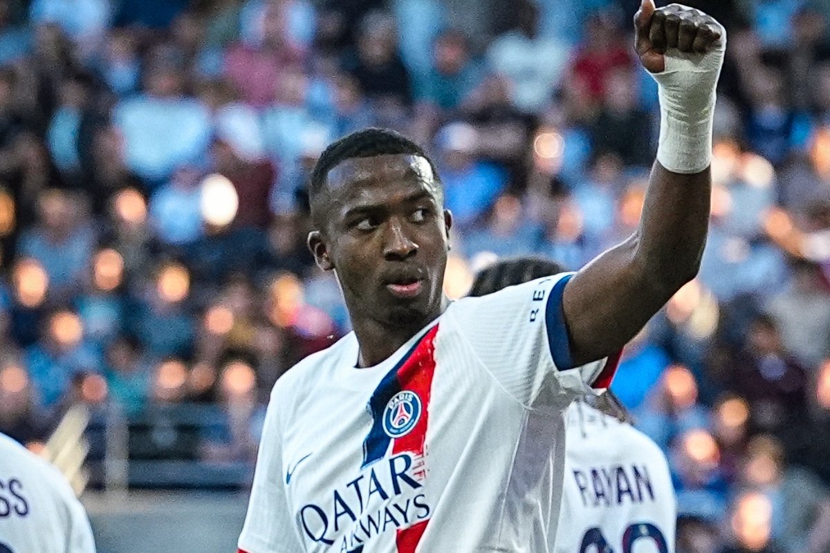 Willian Pacho festeja un gol marcado por el PSG en la Ligue 1 de Francia. Foto: PSG