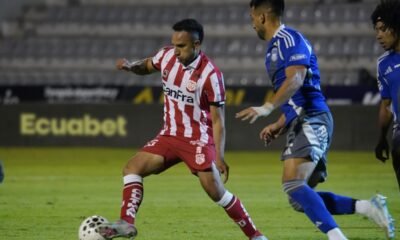 Técnico Universitario recibía a Emelec en la fecha 10 de la LigaPro. Foto: API