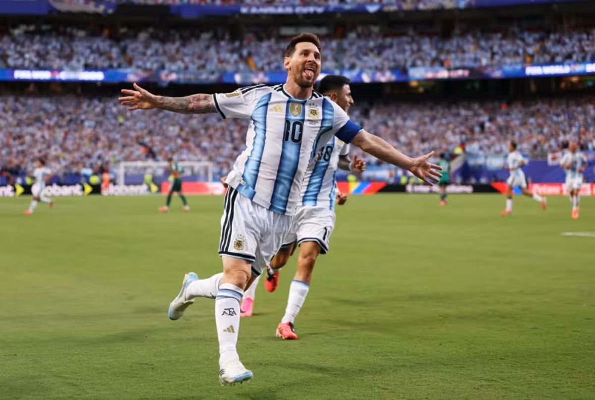Lionel Messi celebrando su gol número 14 con la Selección de Argentina. Foto: FIFA