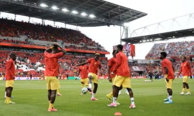 Ghana calentando en el césped del Estadio Toronto. Foto: FIFA