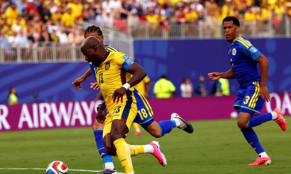 Enner Valencia en posesión del balón frente a Curazao. Foto: API