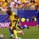 Enner Valencia en posesión del balón frente a Curazao. Foto: API