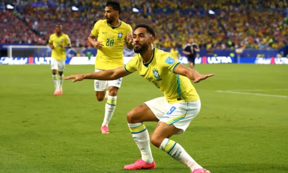 Matheus Cunha celebrando el gol marcado frente a Escocia. Foto: FIFA