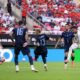 Alex Baena marca el primer gol del partido frente a Uruguay. Foto: FIFA