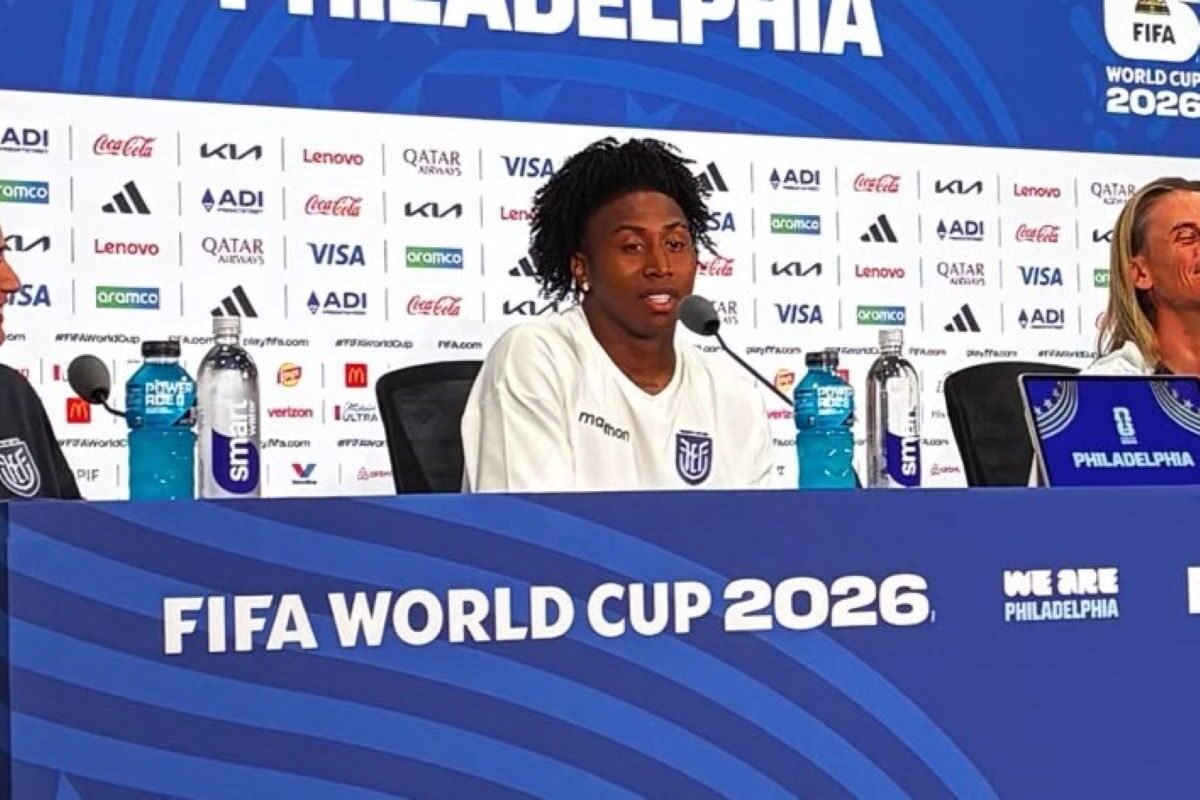 Ángelo Preciado en rueda de prensa antes del debut con Costa de Marfil. Foto: Tito Rosales