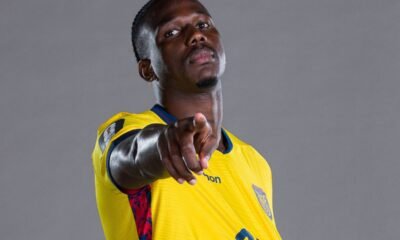 Jackson Porozo posando para las fotos del Media Day de la FIFA. Foto: La Tri