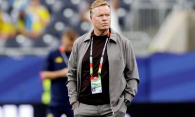 Ronald Koeman dirigiendo su último partido con Países Bajos. Foto: Países Bajos
