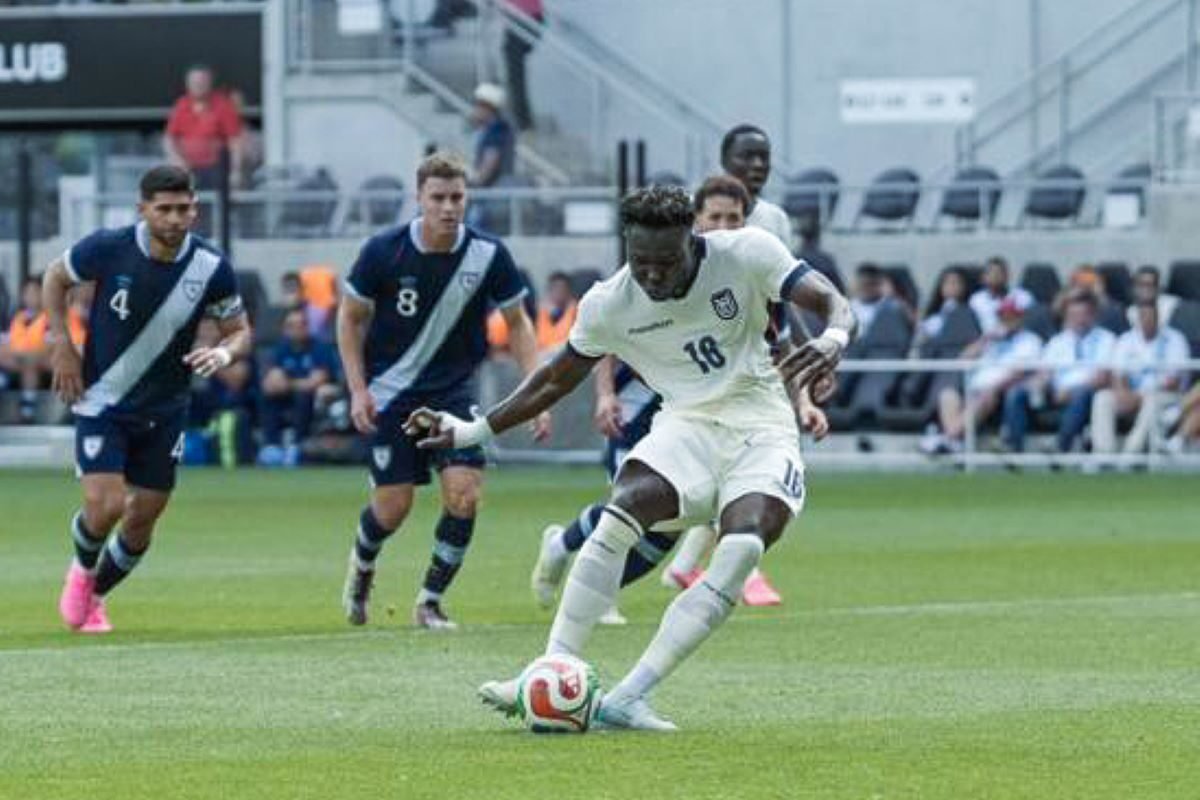 Jordy Caicedo anota de penal, el gol ante Guatemala. Foto: La Tri