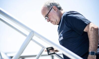 Marcelo Bielsa en camino a Miami para el partido ante Irán. Foto: Selección de Uruguay