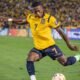 Pervis Estupiñán en el partido ante Brasil por las Eliminatorias al Mundial. Foto: API