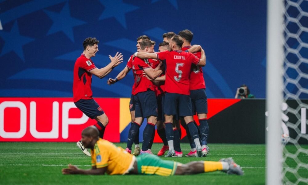 República Checa marca el primer gol en el encuentro ante Sudáfrica. Foto: Selección de República Checa