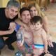 Lionel Messi junto a sus padres, Jorge y Celia, y su hijo Thiago. Foto: Archivo personal